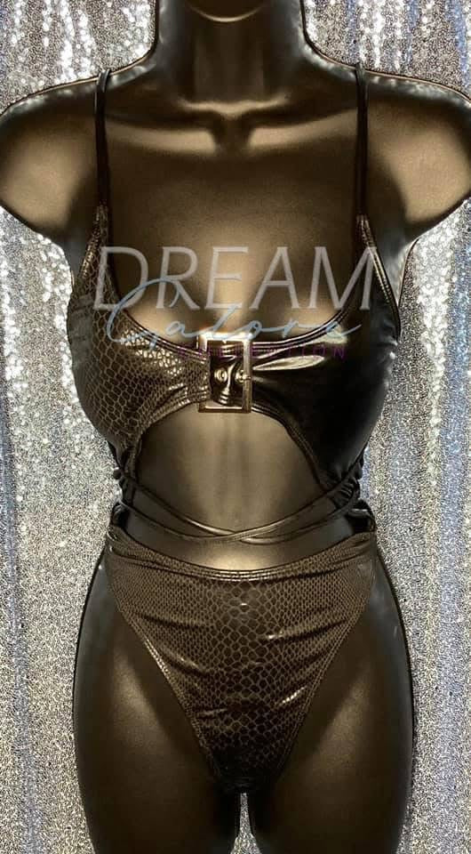 Swimwear Style BUCKLE UP